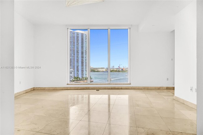 Building Photo - 901 Brickell Key Blvd