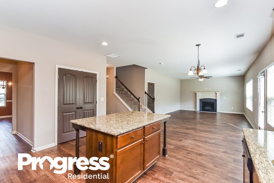 Building Photo - 2097 Juniper Ives Ct SE