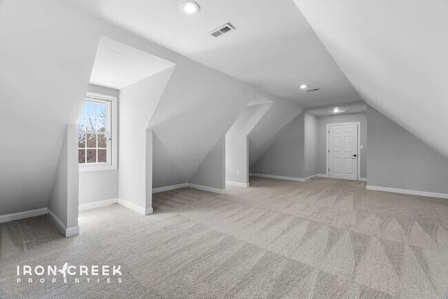 Building Photo - 1904 Bearberry Ln