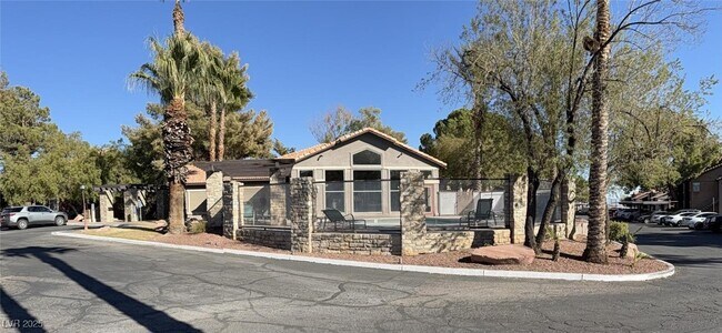 Building Photo - 2750 S Durango Dr