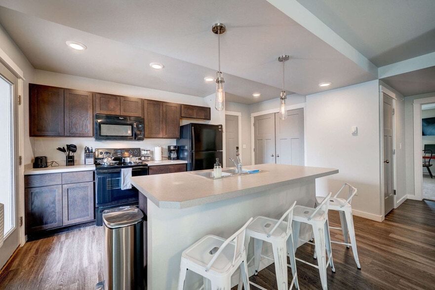 Building Photo - 360 Enterprise Blvd