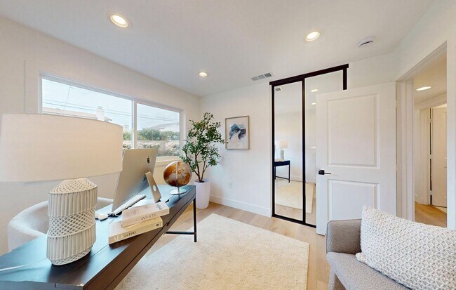 Building Photo - Single House Fountain Valley