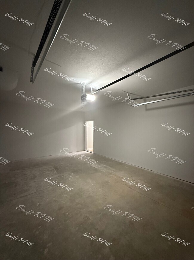 Building Photo - 1030 Oakland Ave