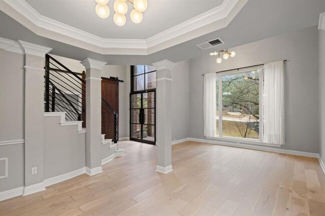 Building Photo - 2137 Rivina Dr