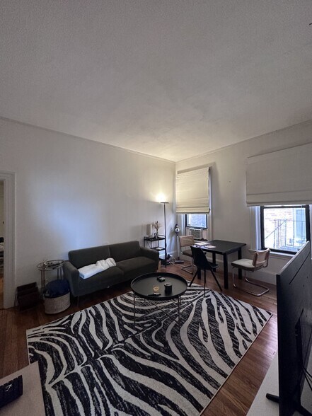 Primary Photo - 386 Commonwealth Avenue