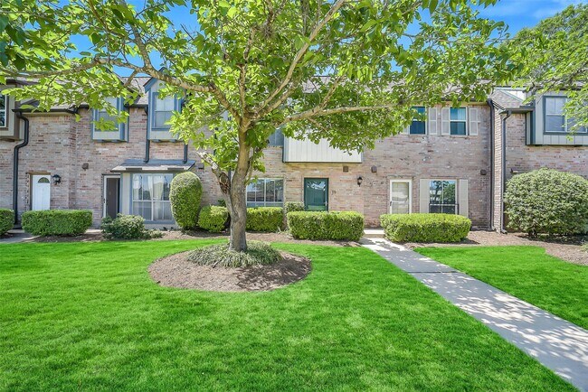 Building Photo - 14703 Barryknoll Ln