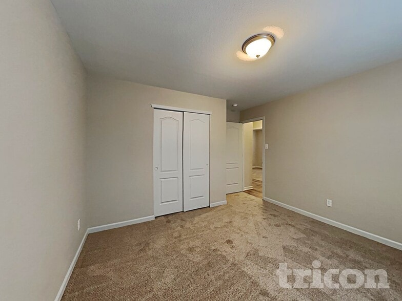 Building Photo - 285 Aershire Ct