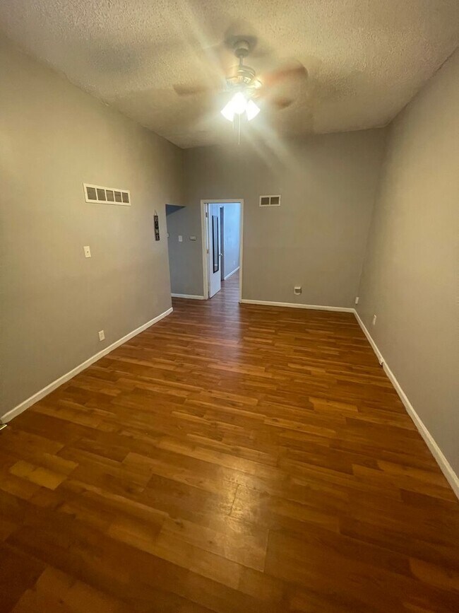 Building Photo - 2511-2513-2513 S 9th St