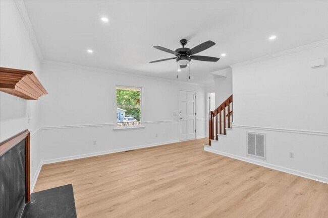 Building Photo - 120 Arcaro Dr