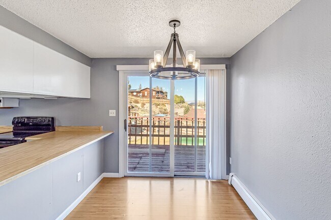 Building Photo - Charming 3-Bedroom Family Home in Orchard Mesa with Incredible Views!!!