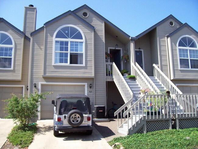 Primary Photo - Two bedroom, two bath Ashland Townhome | A...