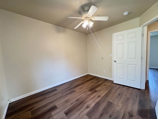 Building Photo - Recently Updated