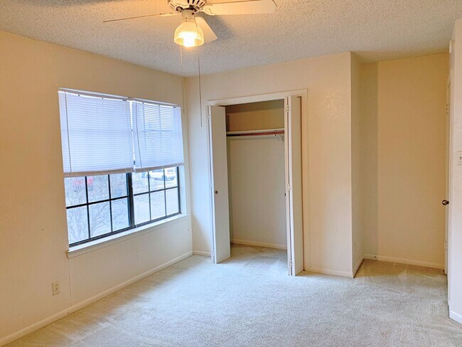 Building Photo - 1312 Opal Rd