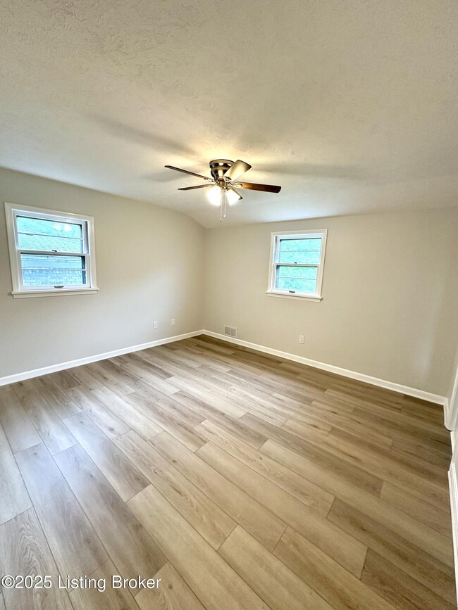 Building Photo - 6203 Lynnchester Dr