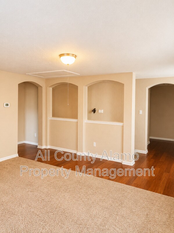 Building Photo - 5565 Saffron Way