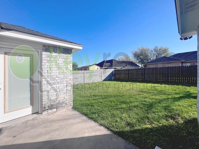 Building Photo - Beautiful 4B/2B Home in Pharr