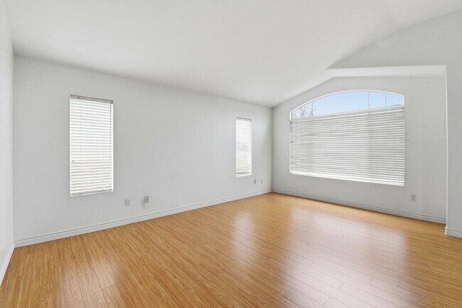 Building Photo - 125 Macademia Ln