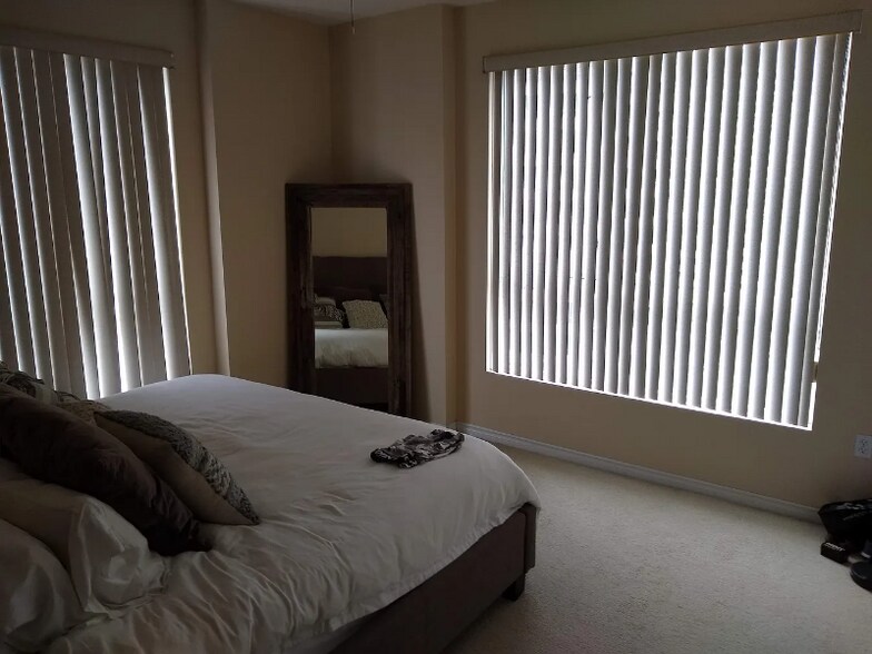 Building Photo - 1240 India St