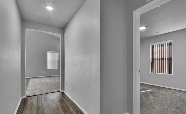 Building Photo - Welcome to this stunning 4-bedroom, 2-bathroom home located in the vibrant community of Caldwell,...