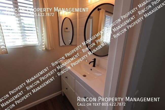 Building Photo - 2452 Manzanita Dr