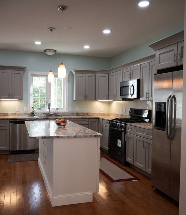 Building Photo - ? GORGEOUS COLONIAL – 4 BED / 2.5 BATH ?