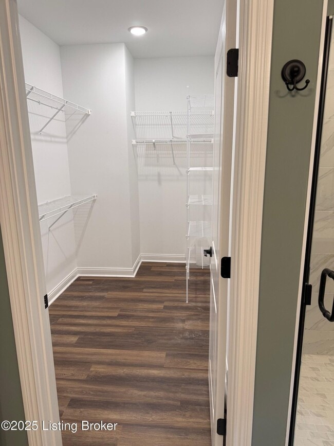 Building Photo - 2805 Alder Wood Ln