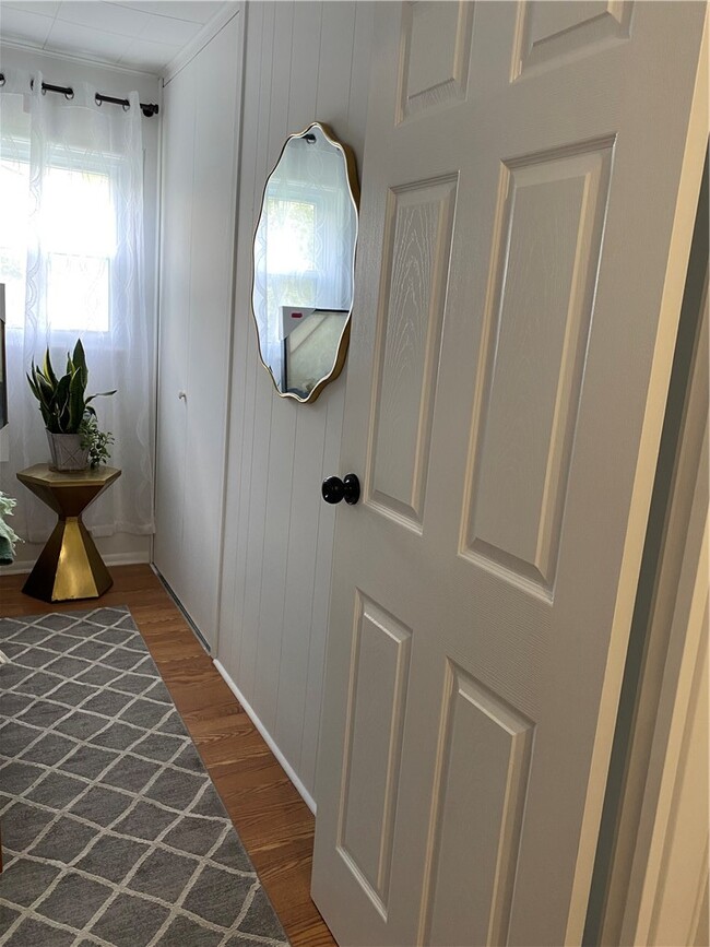 Building Photo - 215 Lee Ave