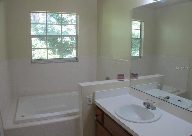 Building Photo - 5205 SW 97th Dr