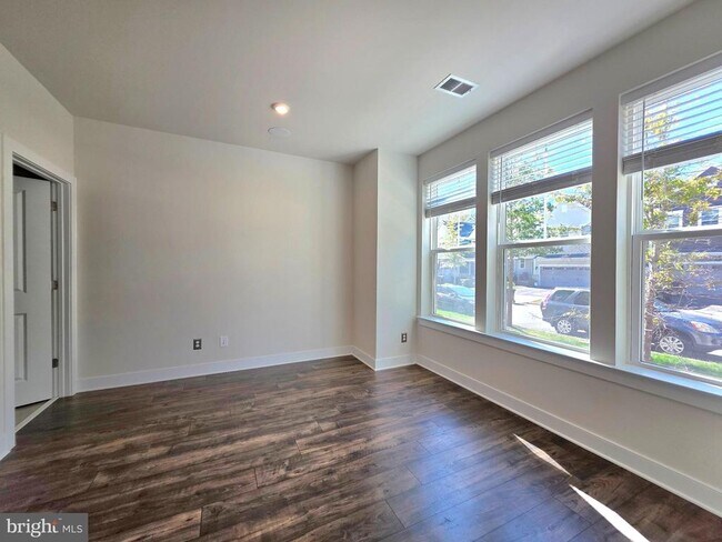 Building Photo - 1552 Meadowlark Glen Rd
