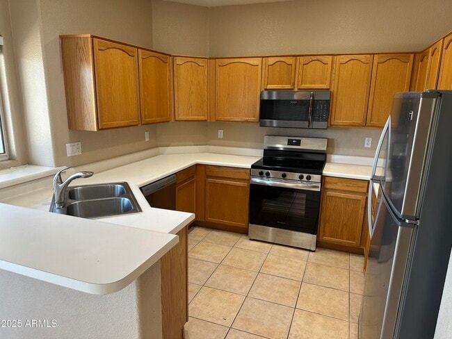 Building Photo - 14333 W Mitchell Dr