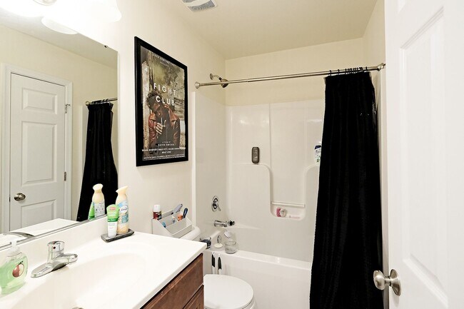 Building Photo - Pet-Friendly & Convenient to The Shops at Stonefield