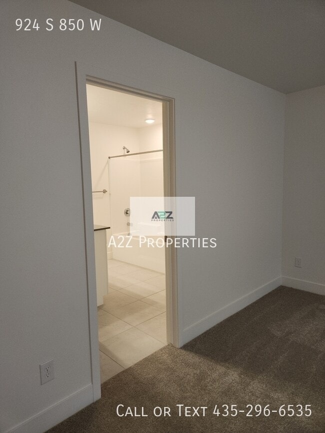 Building Photo - 924 S 850 W