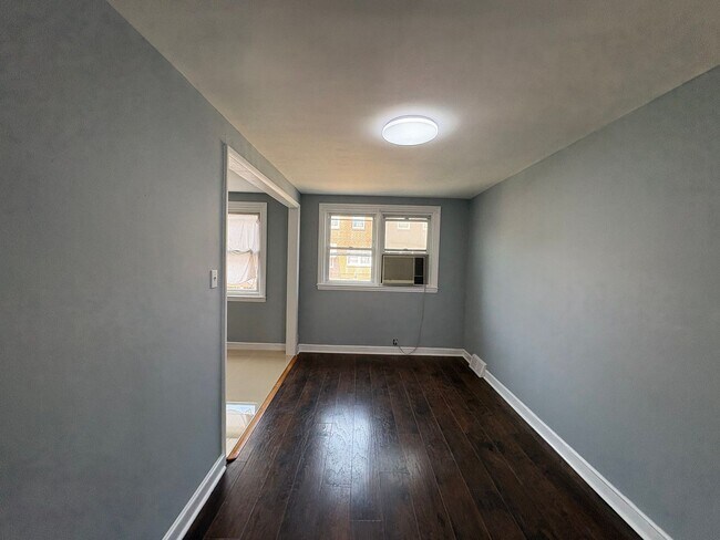 Building Photo - 7010 Kindred St