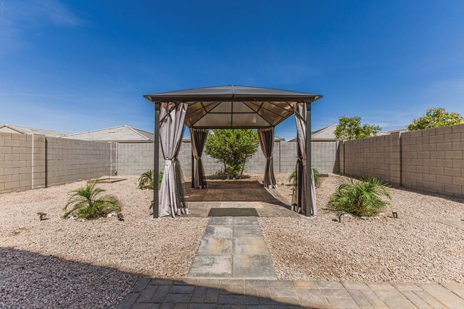 Building Photo - 5 Bedroom home in Maricopa