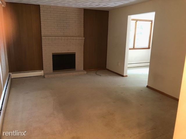 Building Photo - 3 br, 1 bath House - 44 Topsfield cir