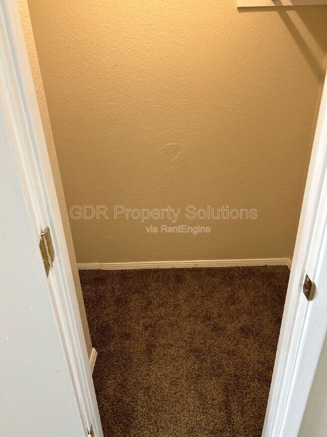 Building Photo - 401 14th St NW