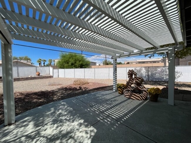 Building Photo - 3 Bedroom - 2 Bath Home