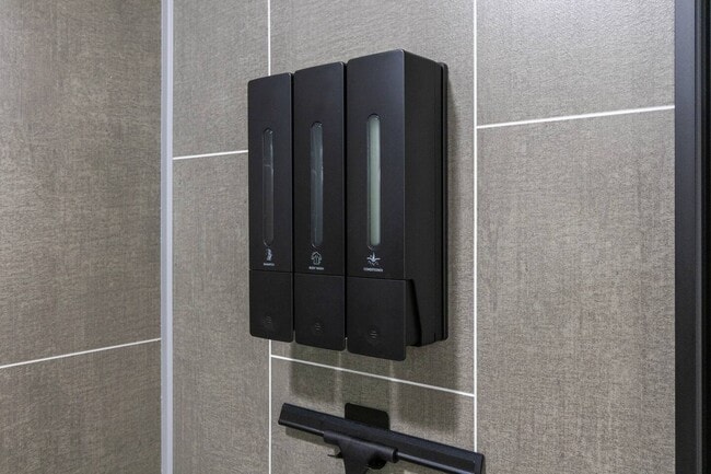 Building Photo - 1095 April Ln