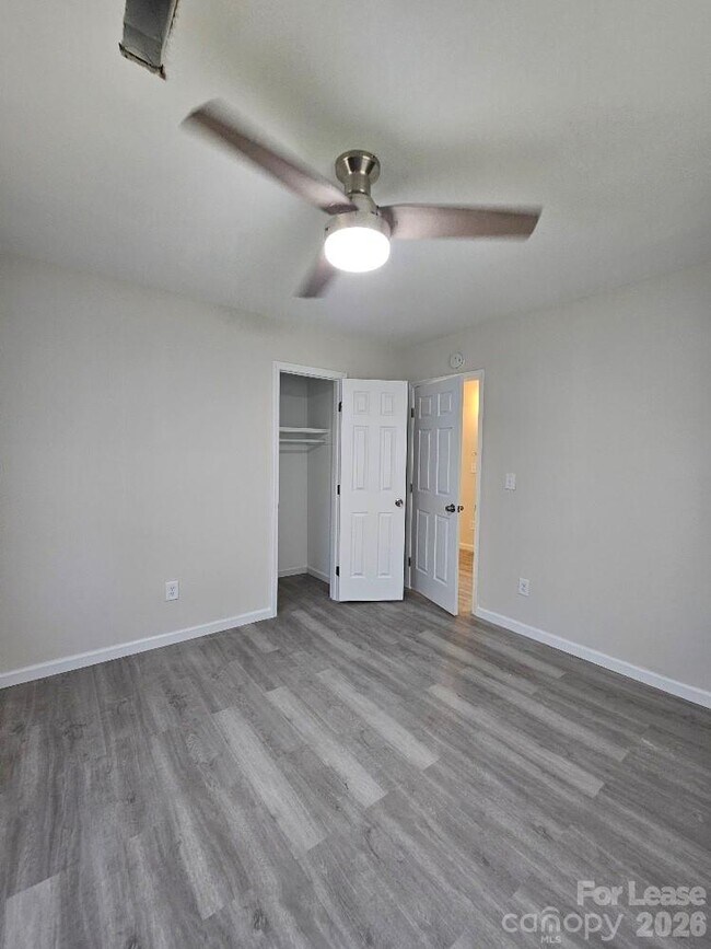 Building Photo - 2507 Moreland St