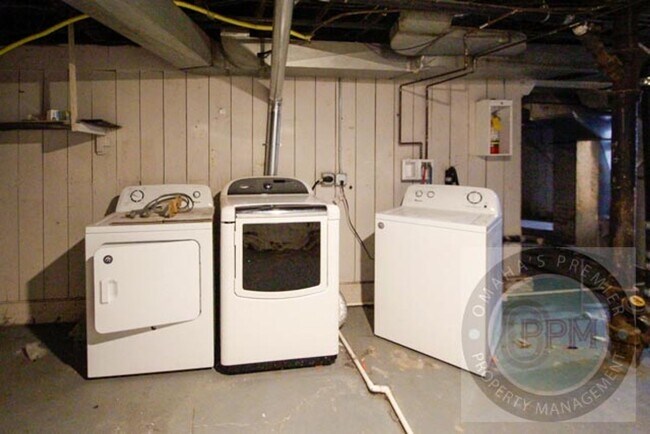 Building Photo - 530 Park Ave