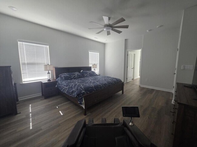 Building Photo - 352 Castlepath Dr SW