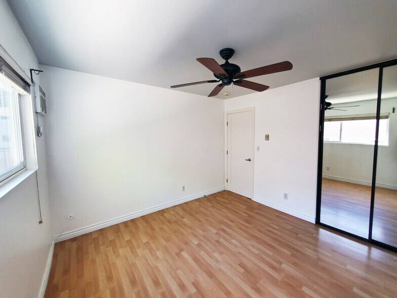 Bedroom - 972 Larrabee St