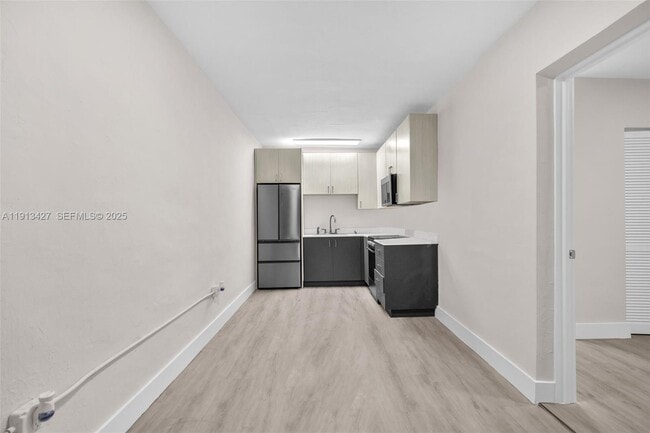 Building Photo - 3030 NW 16th St