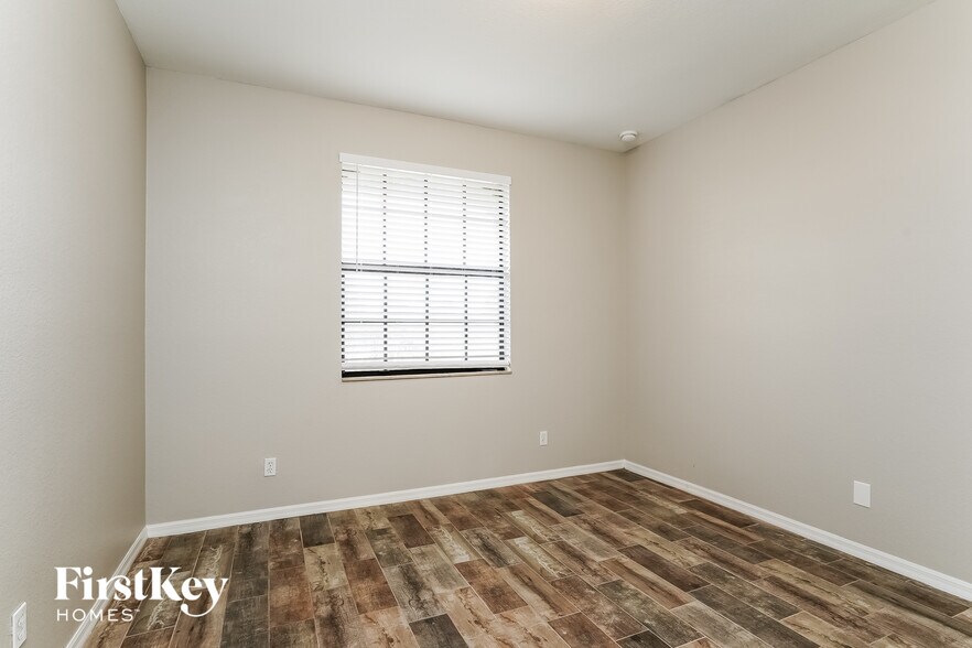 Building Photo - 1829 NW 23rd Ave