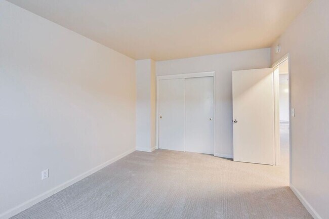 Building Photo - 1279 Ayala Dr