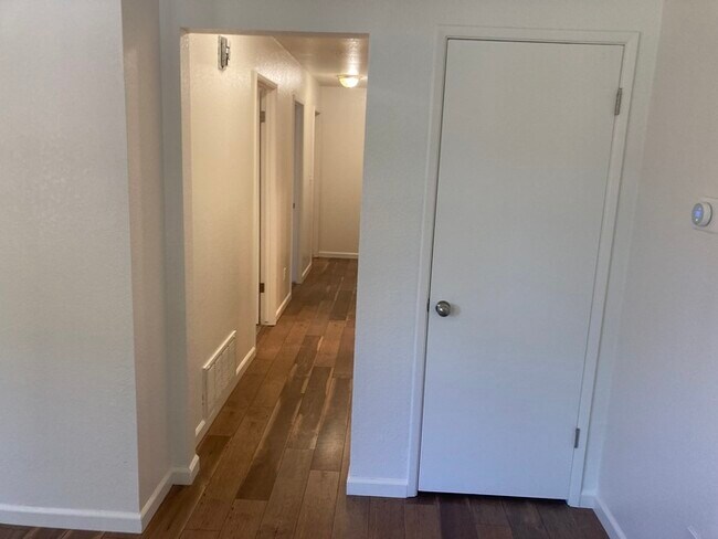 Building Photo - Modesto 3 Bedroom 2 Bath Solar Power Home ...