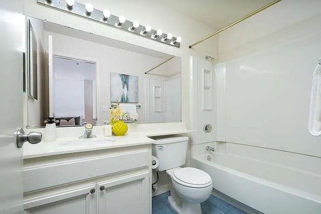 Building Photo - 565 Shoal Cir