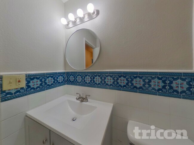 Building Photo - 520 Eider Ln