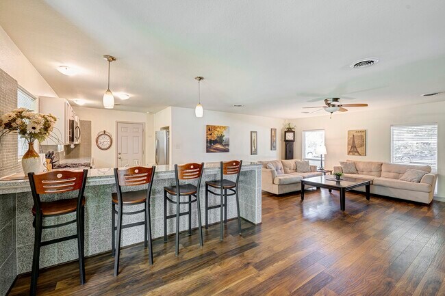Building Photo - 4109 Lymbar Dr
