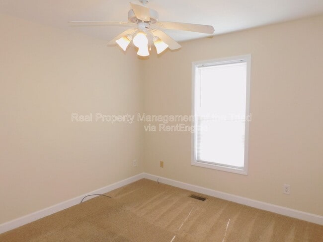 Building Photo - 2831 White Ln